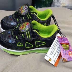 Nickelodeon Black and Green Kids Sneakers